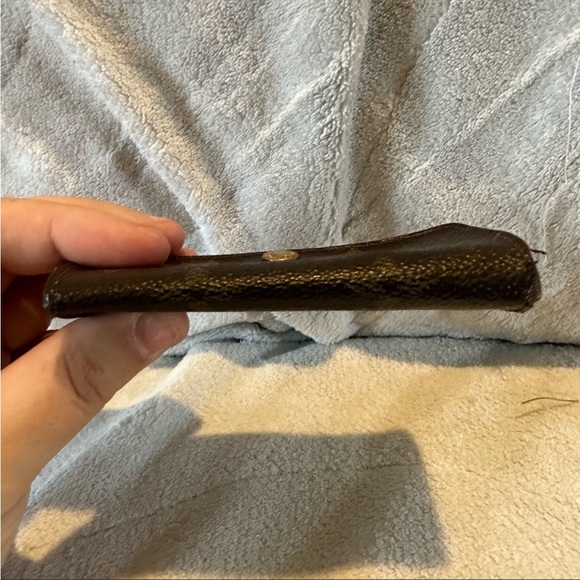 Louis Vuitton monogrammed key holder - Picture 6 of 11